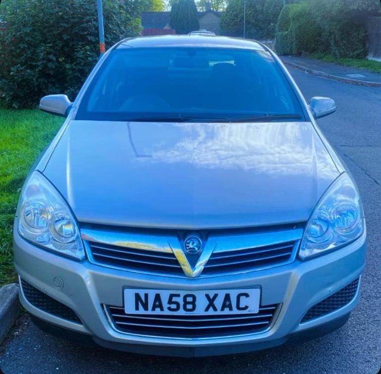 image for Astra AUTOMATIC Satnav Ulez free great runner 