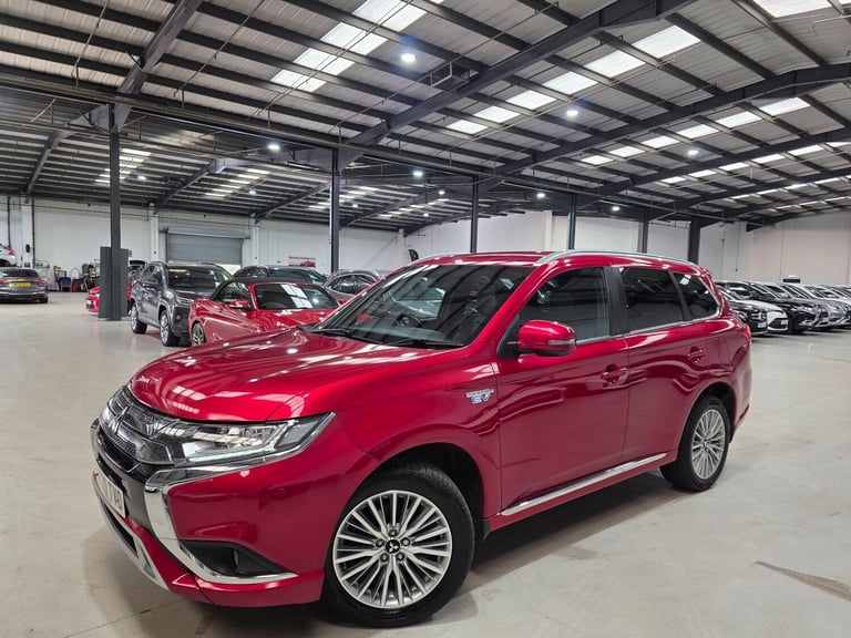 image for 2020 Mitsubishi Outlander 2.4h TwinMotor 13.8kWh Dynamic CVT 4WD Euro 6 (s/s) 5dr ESTATE Petrol/E...