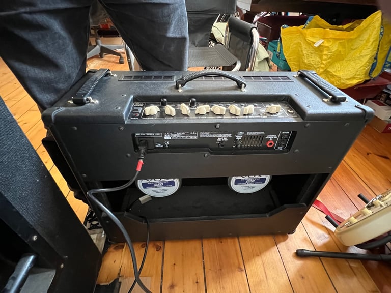 Vox VT100 Amp with 22 Amp Emulations built in