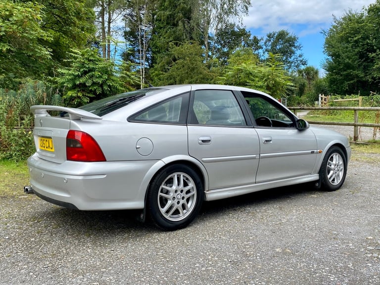 2000 Vauxhall Vectra 2.0 SRi 140 5dr HATCHBACK Petrol Manual