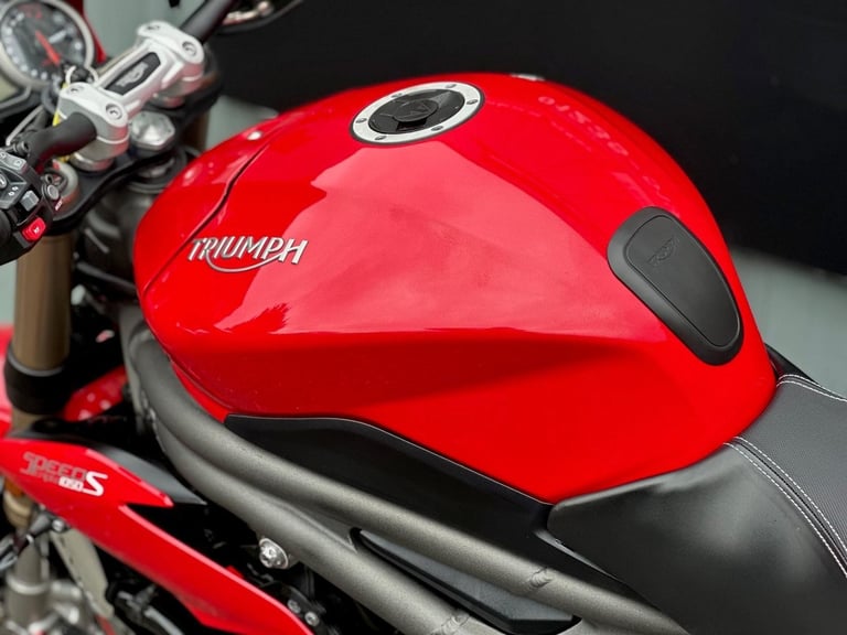 Stunning 2016/66 Triumph Speed Triple 1050 S Motorcycle