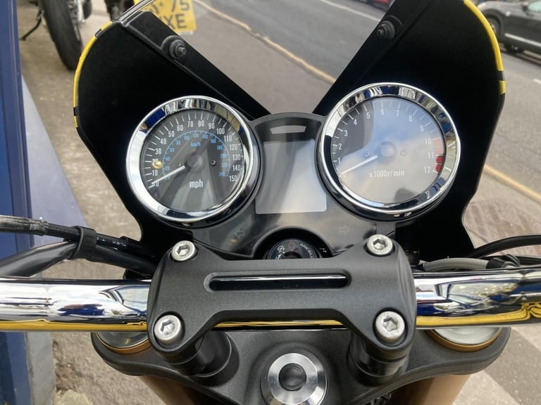 KAWASAKI Z900 RS SE - LOW MILES - MAIN STAND - COWL - GRAB RAIL - RAD GUARD 