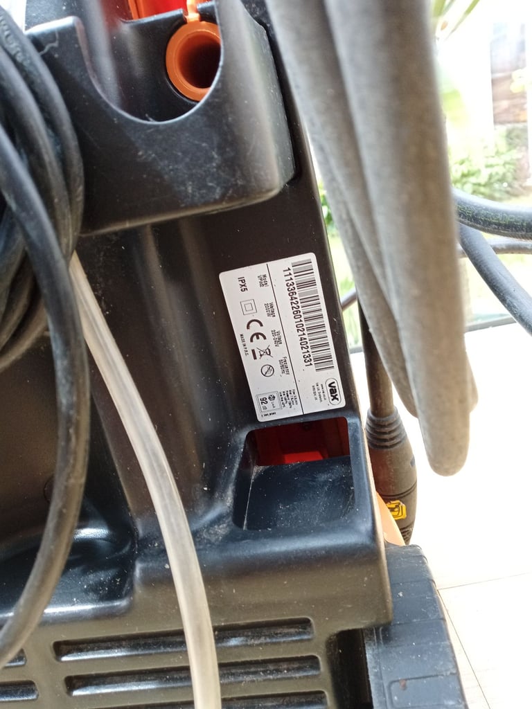 VAX Power Wash Pressure Washer with instructions. 2000W