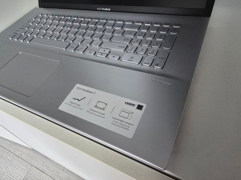 Asus Vivobook M712 17inch laptop Ryzen 3, 8GB Ram