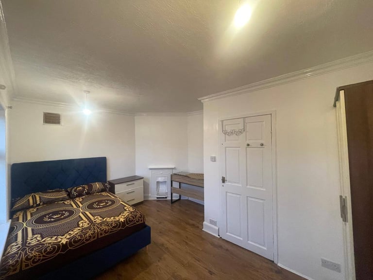 4 Bedroom Spacious House to Rent. Ideal family friendly house in Radford CV61LS- in Coventry