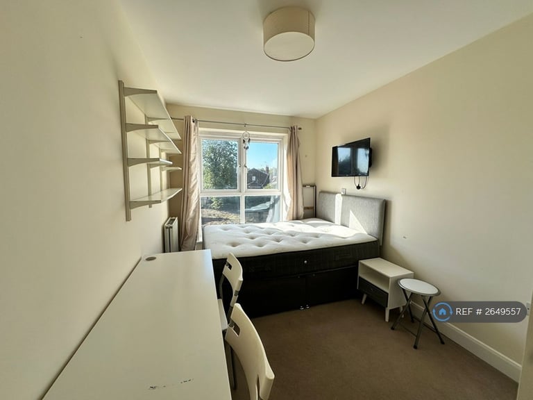 1 bedroom in Englefield House, Reading, RG30 (#2649557)