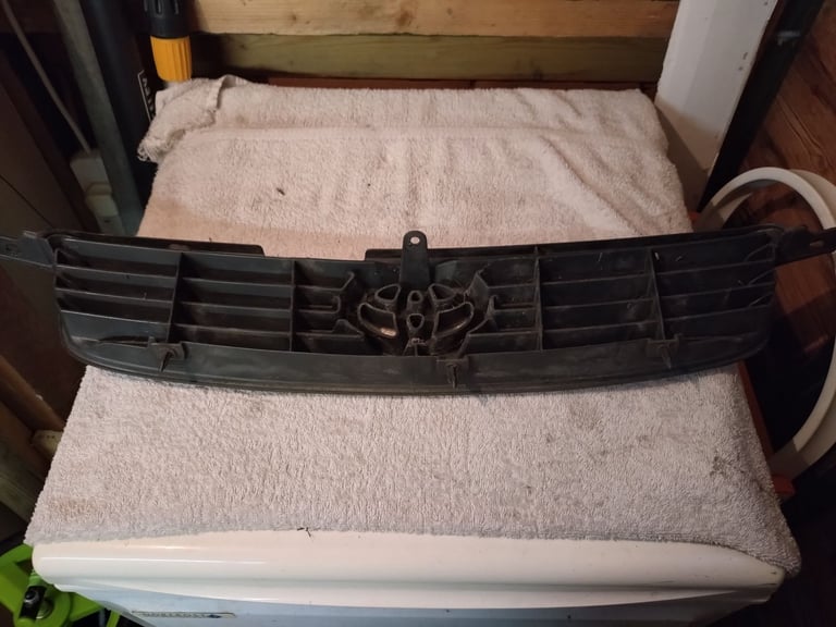 image for *** FOR SALE *** Toyota Corolla radiator grille 