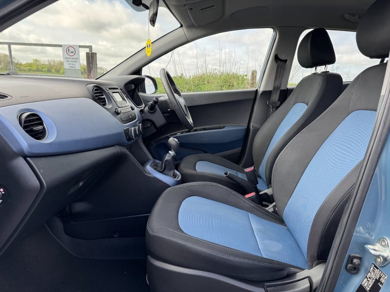 LOW MILEAGE + 2 KEYS