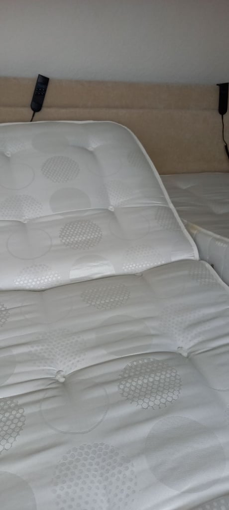 linked twin electric rise and recline bed - kingsize