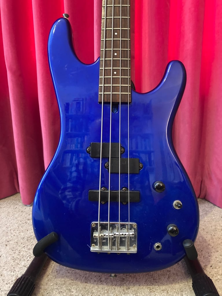 Aria Pro II bass guitar, blue, 1987, in very good condition + FREE practice amp!