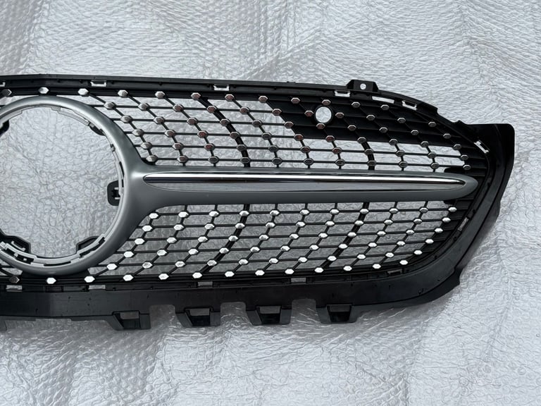 GENUINE FRONT GRILL FOR MERCEDES-BENZ C CLASS A177 A1778880200