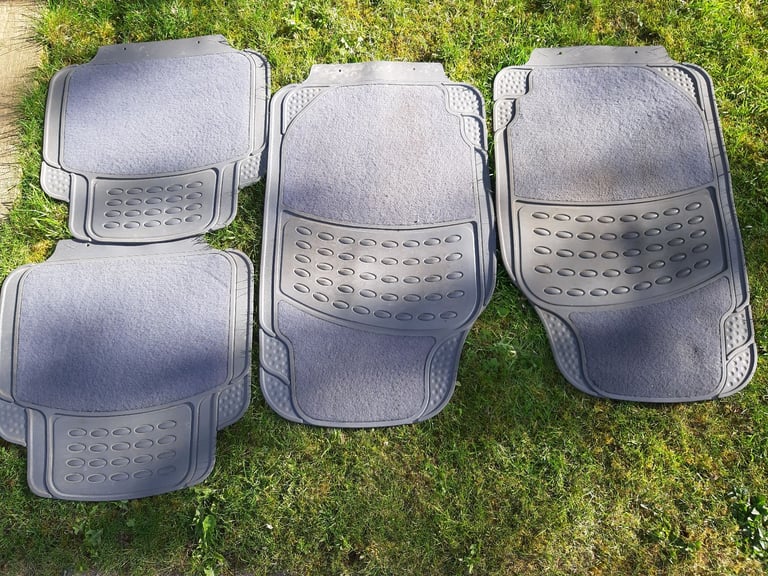 Foot pump & old style Handbrake lock, leather steering Cover & set of old style car mats