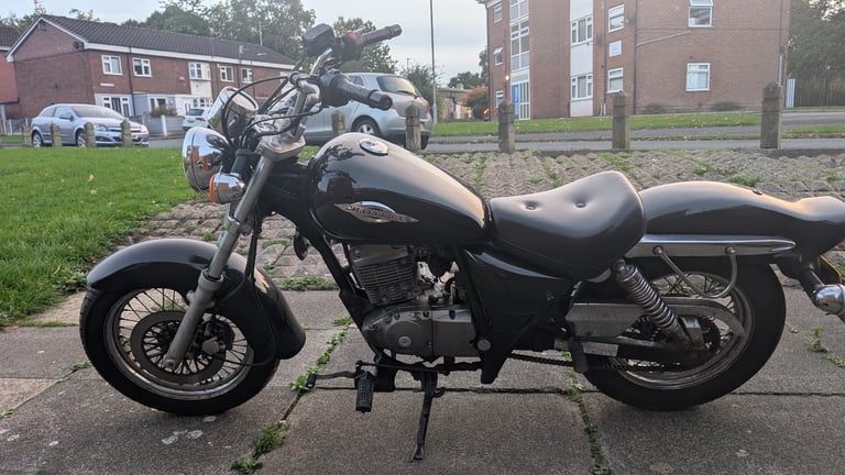 Suzuki, GZ, 2006, 124 (cc)