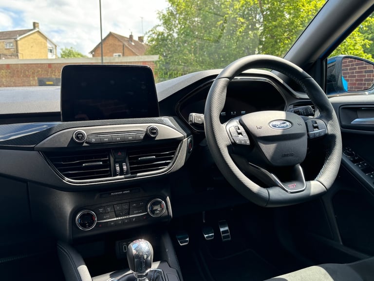 2021 Ford Focus 2.3T EcoBoost ST EDITION. 1 OWNER  ONLY 7 000 MILES  FULL FORD