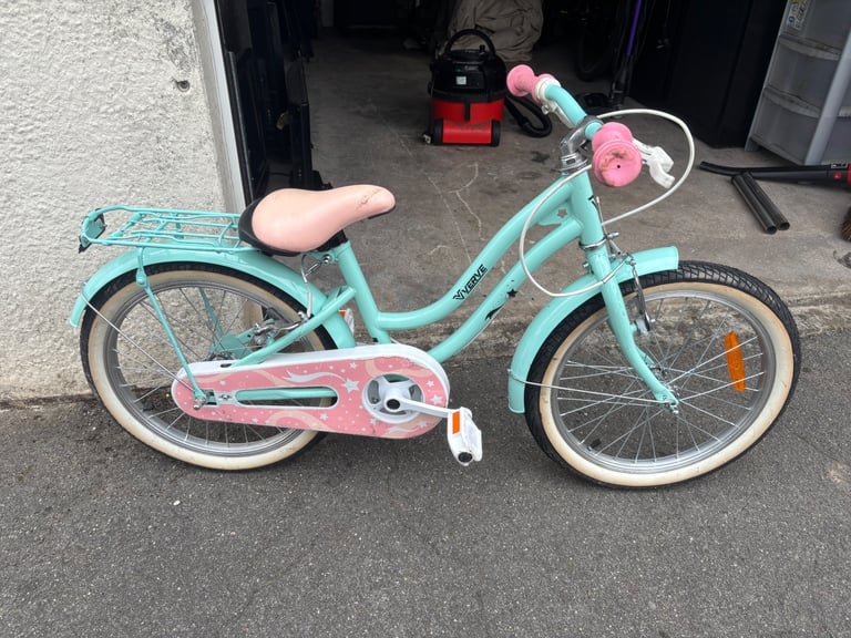 image for Girls bike, fully working free to collect 