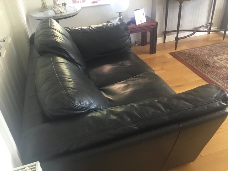Italian leather black sofa 2/3 seater 