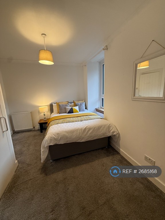 2 bedroom flat in Hastie Street, Glasgow, G3 (2 bed) (#2685168)