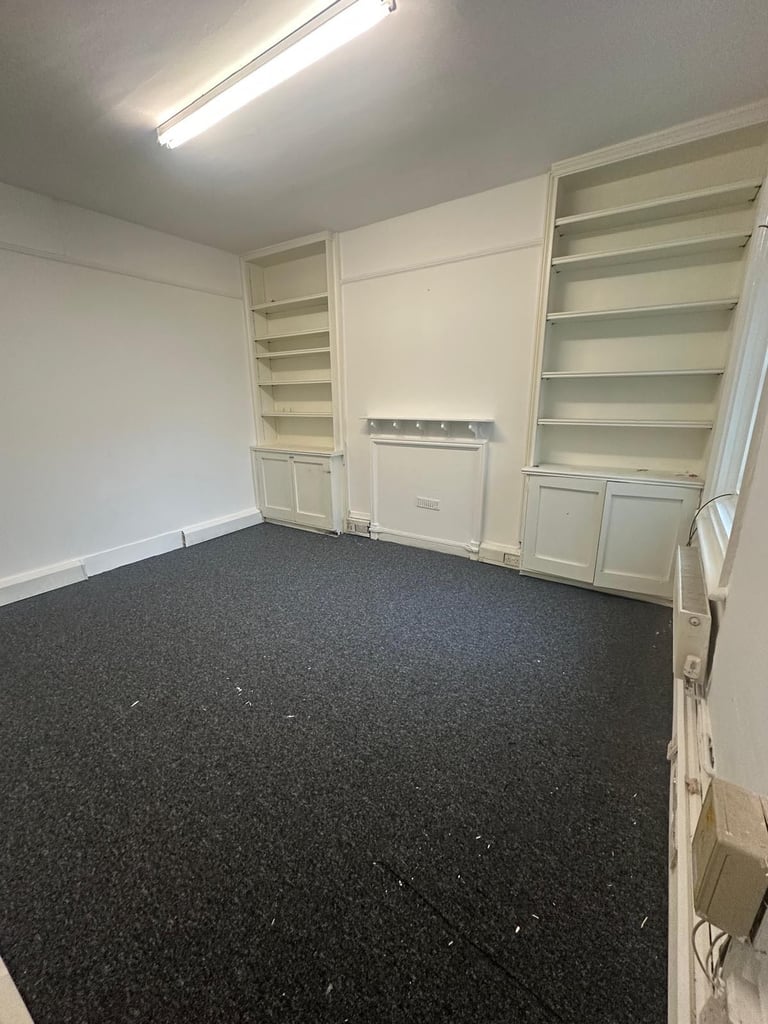 OFFICE SPANE TO RENT ILFORD IG1 4LZ