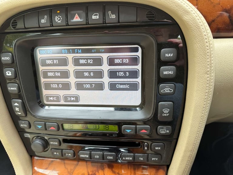 2007 Jaguar XJ 2.7 XJ Executive TDVi Auto 4dr Saloon Diesel Automatic