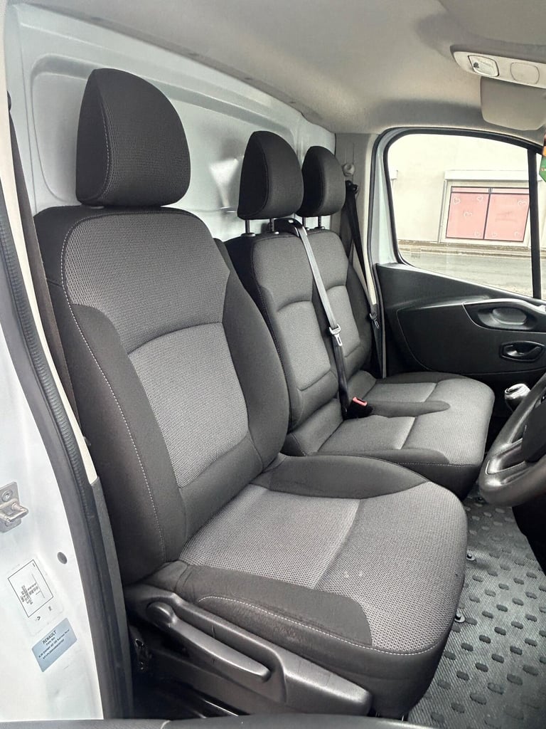 2021 Renault Trafic 2.0 dCi ENERGY 30 Business SWB Standard Roof Euro 6 (s/s) 5dr PANEL VAN Diese...