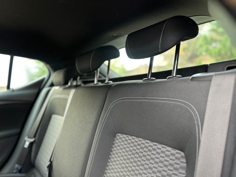 2016 Vauxhall Astra 1.6 CDTi 16V 136 SRi 5dr HATCHBACK Diesel Manual