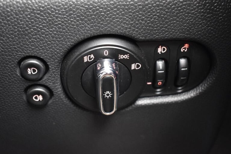 2019 MINI Hatch 1.5 Cooper Exclusive II 5dr Auto HATCHBACK PETROL Automatic