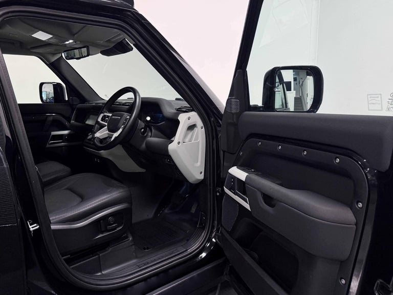 2023 Land Rover Defender 110 3.0 D250 MHEV SE Hard Top SUV 5dr Diesel Auto 4WD MWB Euro 6 (s/s) (...