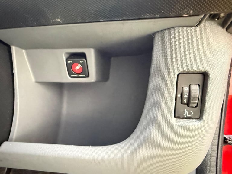 2008 Peugeot 107 1.0 12V Kiss Euro 4 3dr HATCHBACK Petrol Manual - Image 37