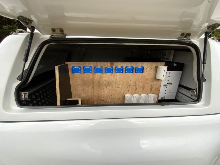 2021 Toyota Hilux 2.4 D-4D Invincible Pickup Double Cab 4dr Diesel Manual 4WD Euro 6 (s/s) (1 PIC...