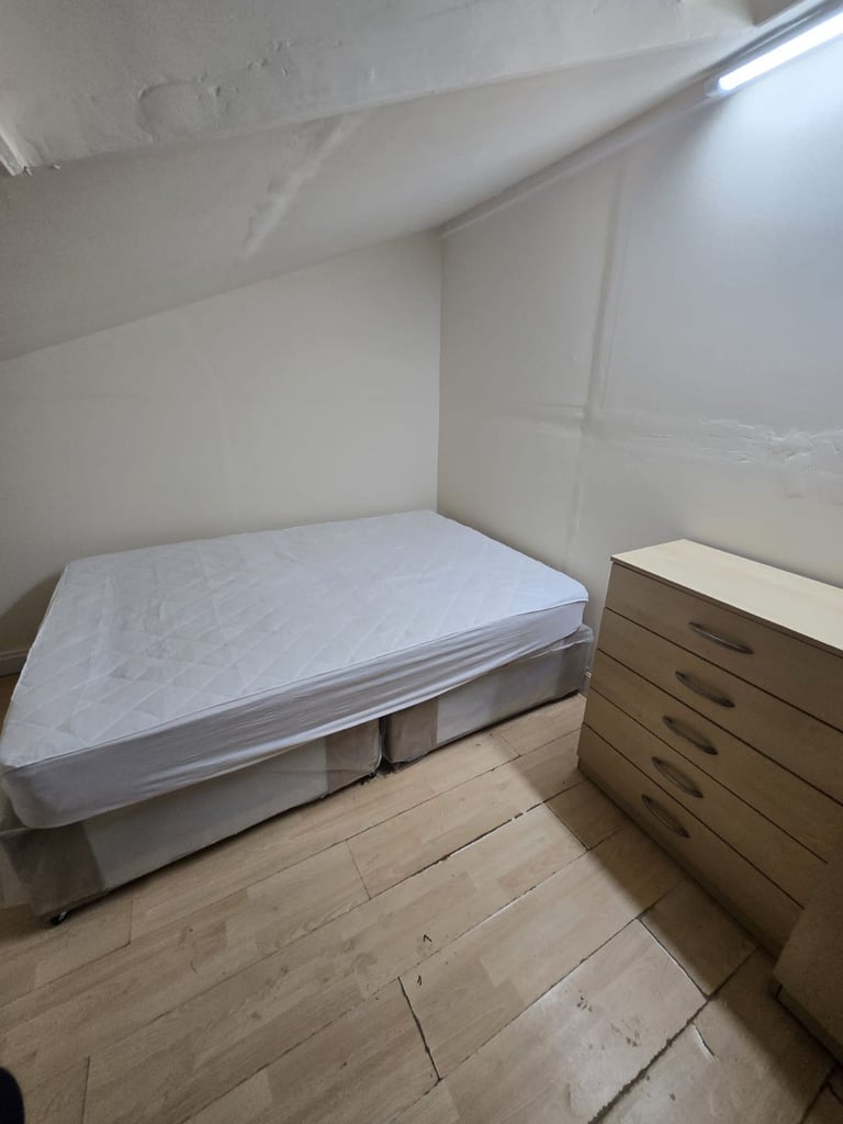 Double Room in Shared House – Fully Furnished Loft Room