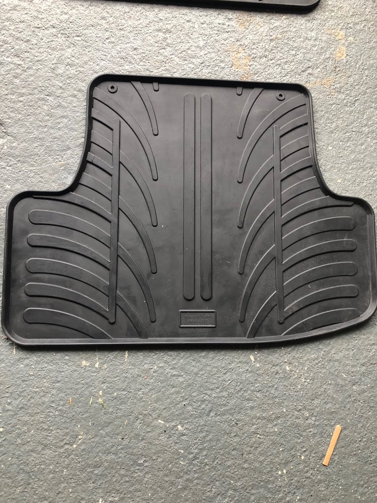 Audi Q2 rubber mats 