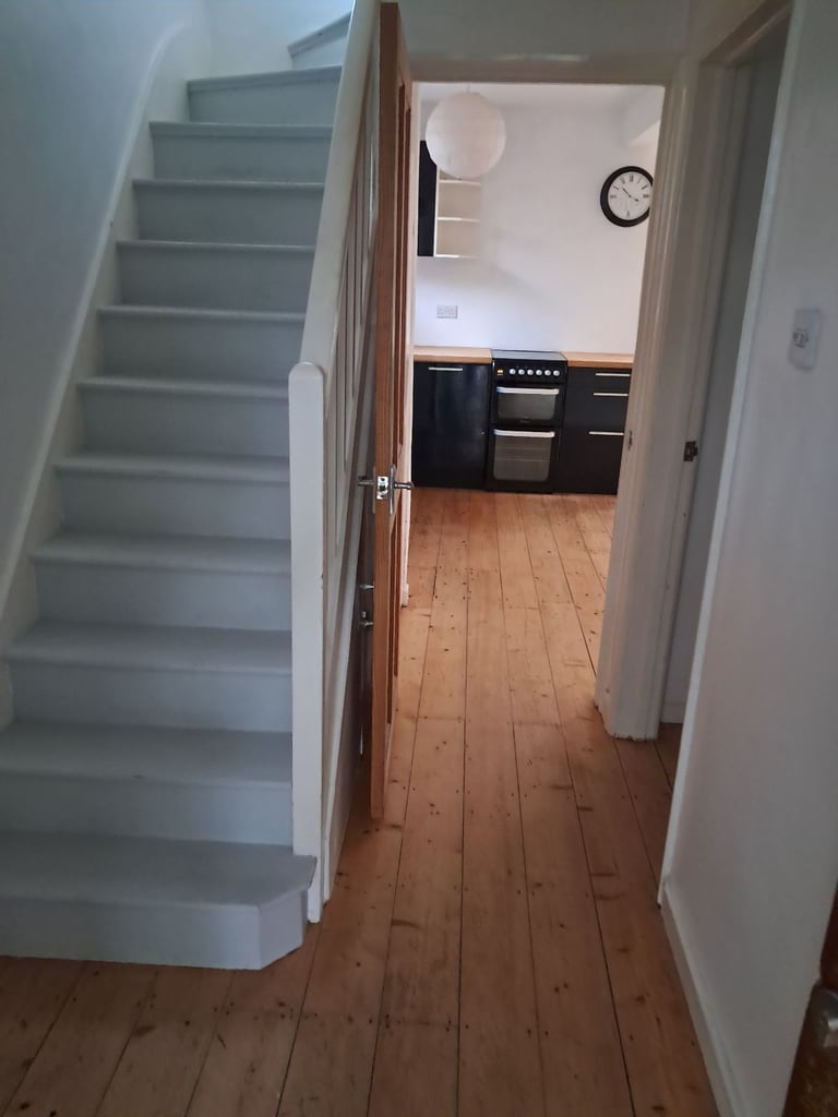 image for End of Tenancy & professional Cleaning-Da Royal Cleaning Services (Horley, London, Surrey)