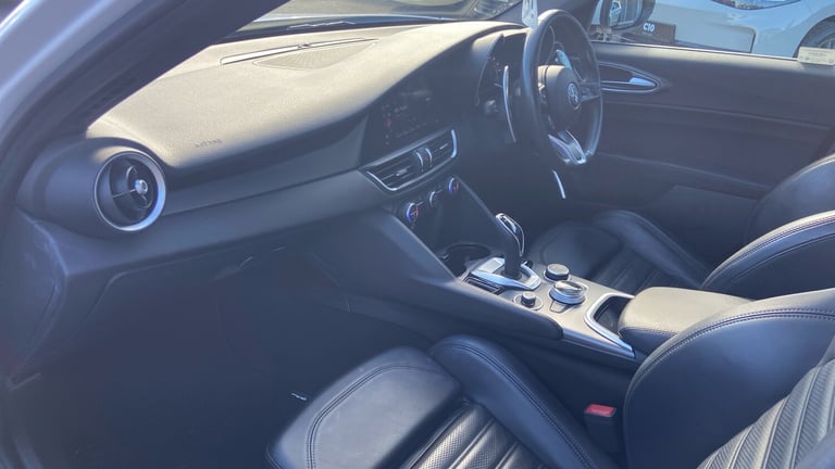 2021 Alfa Romeo Giulia 2.0T Veloce Saloon 4dr Petrol GPF Auto Euro 6 (s/s) (280 ps) Saloon Petrol...