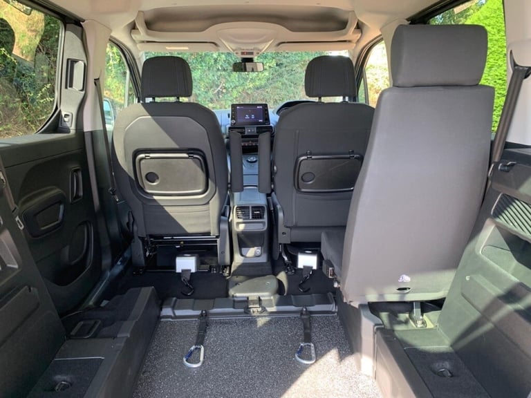 Peugeot Rifter 1.2 PureTech 130 Allure AUTOMTIC WHEELCHAIR ACCESSIBLE VEHICLE