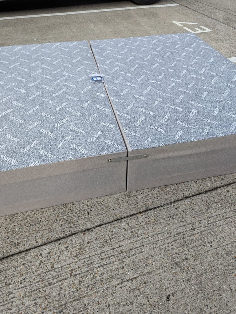 Bed double bed Divan Bed FREE Delivery