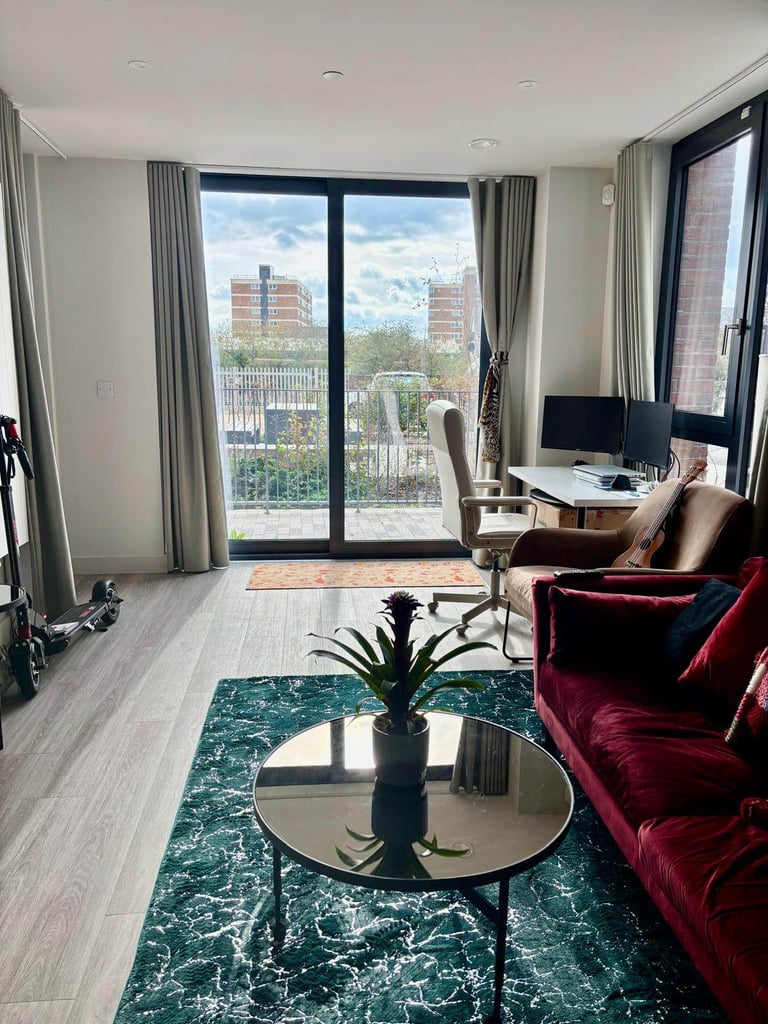 Luxury 2 bed flat Hove up to £1500 signing bonus