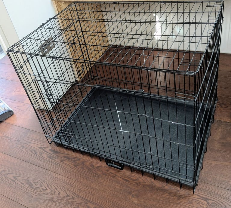 Large dog crate - great condition 