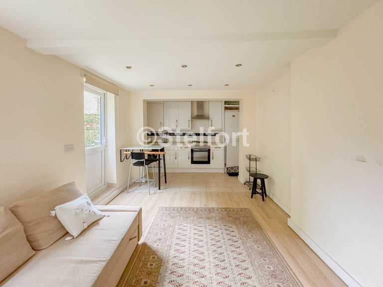 image for 2 bedroom flat in Powerscroft Road, London E5