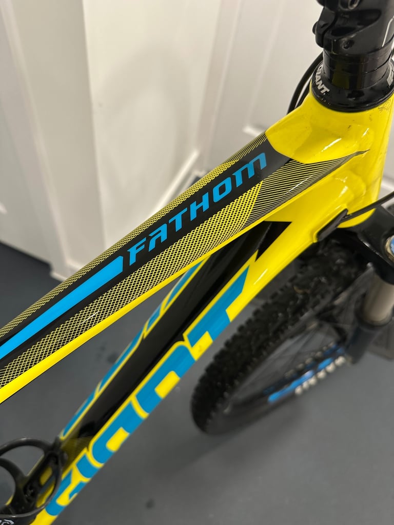 Giant fathom large frame mountain bike 