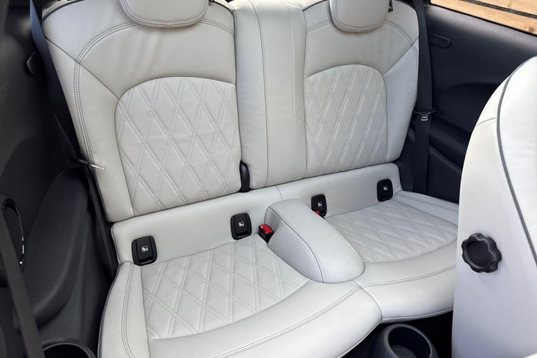 2022 MINI Hatch 1.5 Cooper Exclusive Hatchback 3dr Petrol Steptronic Euro 6 (s/s) (136 ps) HATCHB...