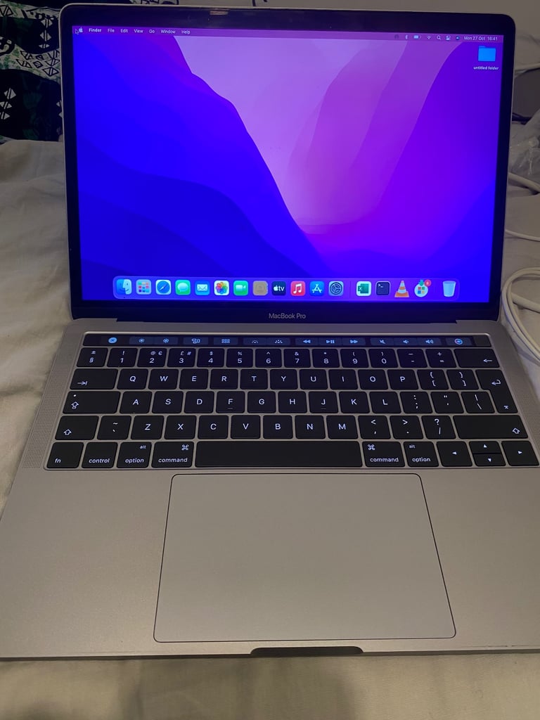 image for MacBook Pro Touch bar  2016 with 4 Thunderbolt Ports