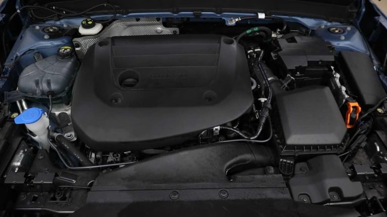 2024 Volvo XC40 2.0 B3 MHEV Plus DCT Auto Euro 6 (s/s) 5dr ESTATE Petrol/Electric Hybrid Automatic