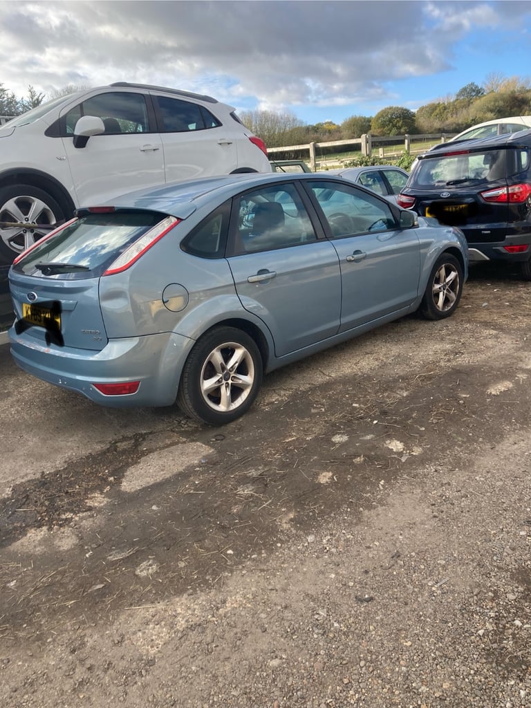 image for Ford focus breaking for parts 