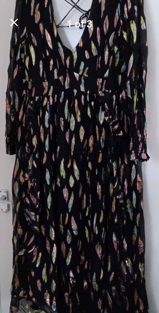 LADIES DRESS SIZE 18