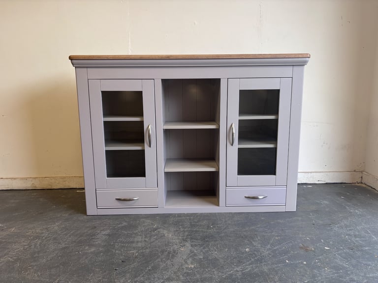 image for Barker and Stonehouse solid oak dresser top ! Excellent condition!