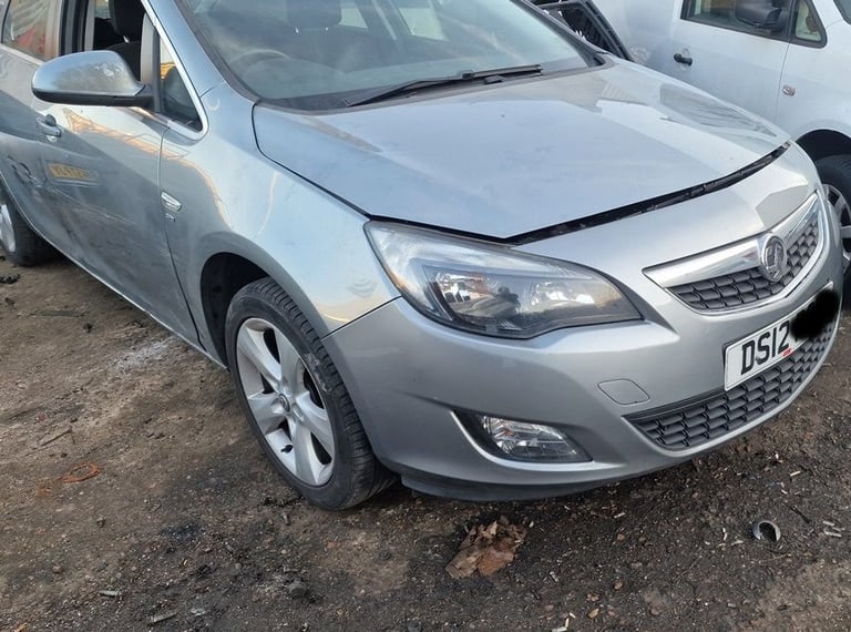Vauxhall Astra J Bonnet Silver Z179 2012
