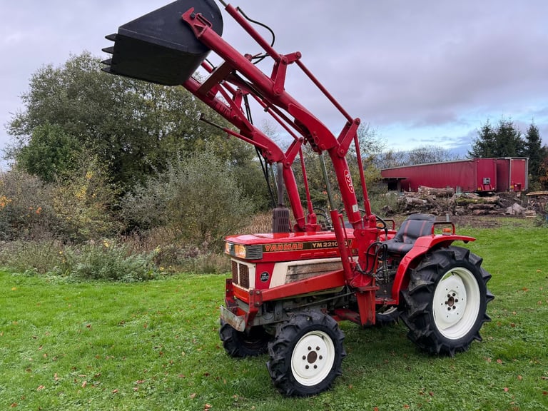 YANMAR YM2210BD 4WD TRACTOR WITH FRONT LOADER/ BUCKET ** WATCH VIDEO *** 22HP ** 1032 Hours