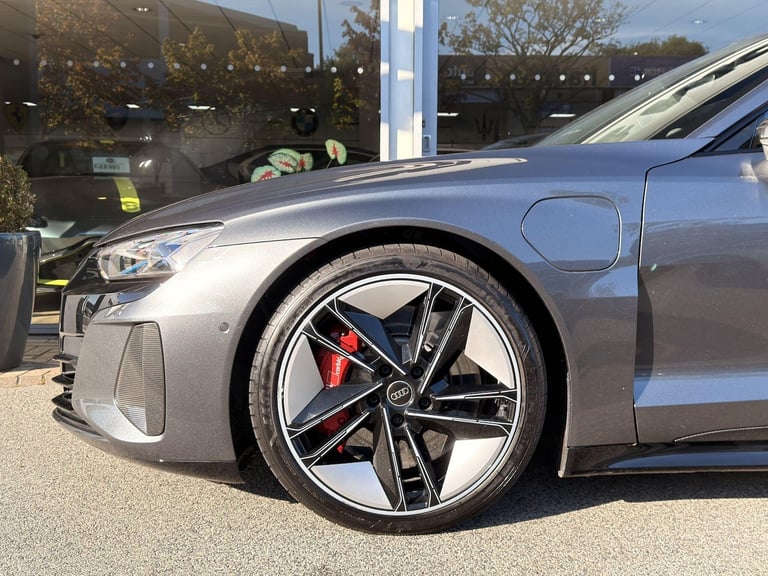 2023 Audi RS e-tron GT 93.4kWh Carbon Vorsprung Saloon 4dr Electric Auto quattro (598 ps) COUPE E...