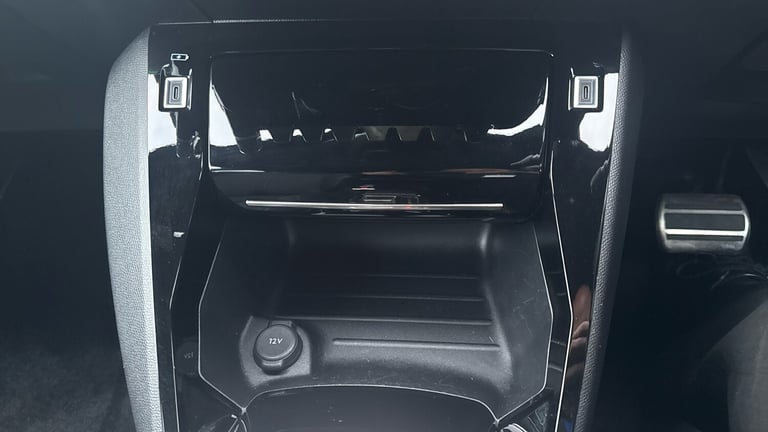 2024 Peugeot 2008 1.2 HYBRID GT SUV 5dr Petrol Hybrid e-DSC6 Euro 6 (s/s) (136 ps) SUV Hybrid Aut...