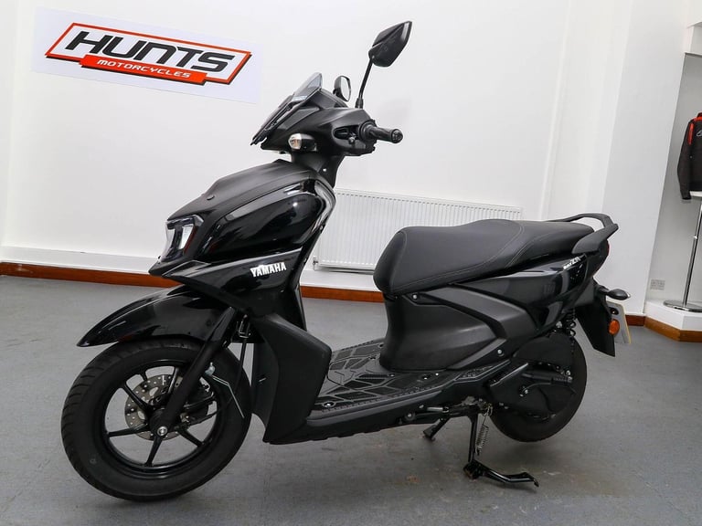 2024, '24 Yamaha RayZR Learner Legal Scooter. ONLY 1,376 MILES. Warranty. £1,995